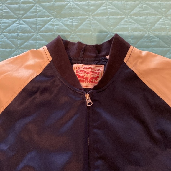Levi’s brand casual jacket - Picture 2 of 3
